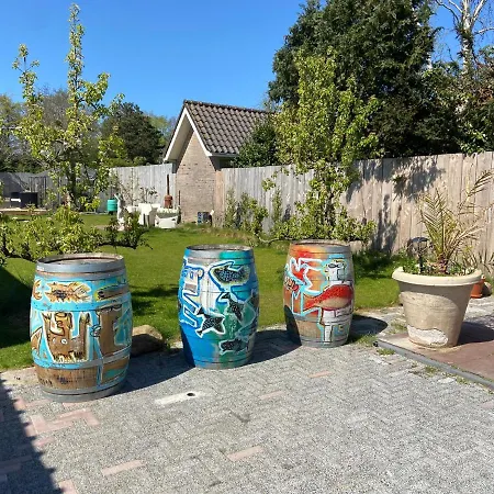 펜션 Arthouse Lola *