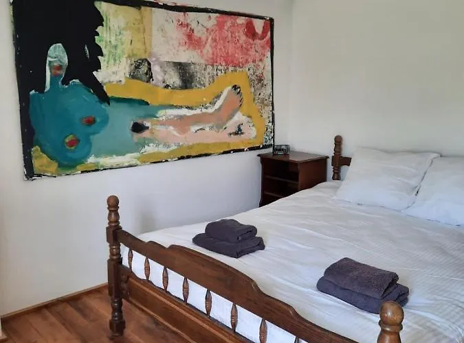 Дом отдыха Arthouse Lola